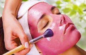 How To Make A Face Mask Easily At Home