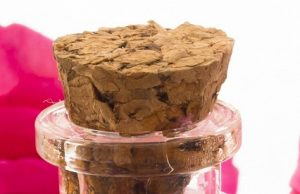 6 Best Remedies With Rose Water for Dark Circles Under Eyes!